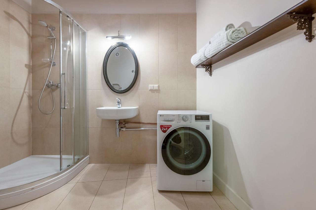 Luxury Gaono Apartments Vilnius Old Town I Self Check In I Free Private Parking Bagian luar foto